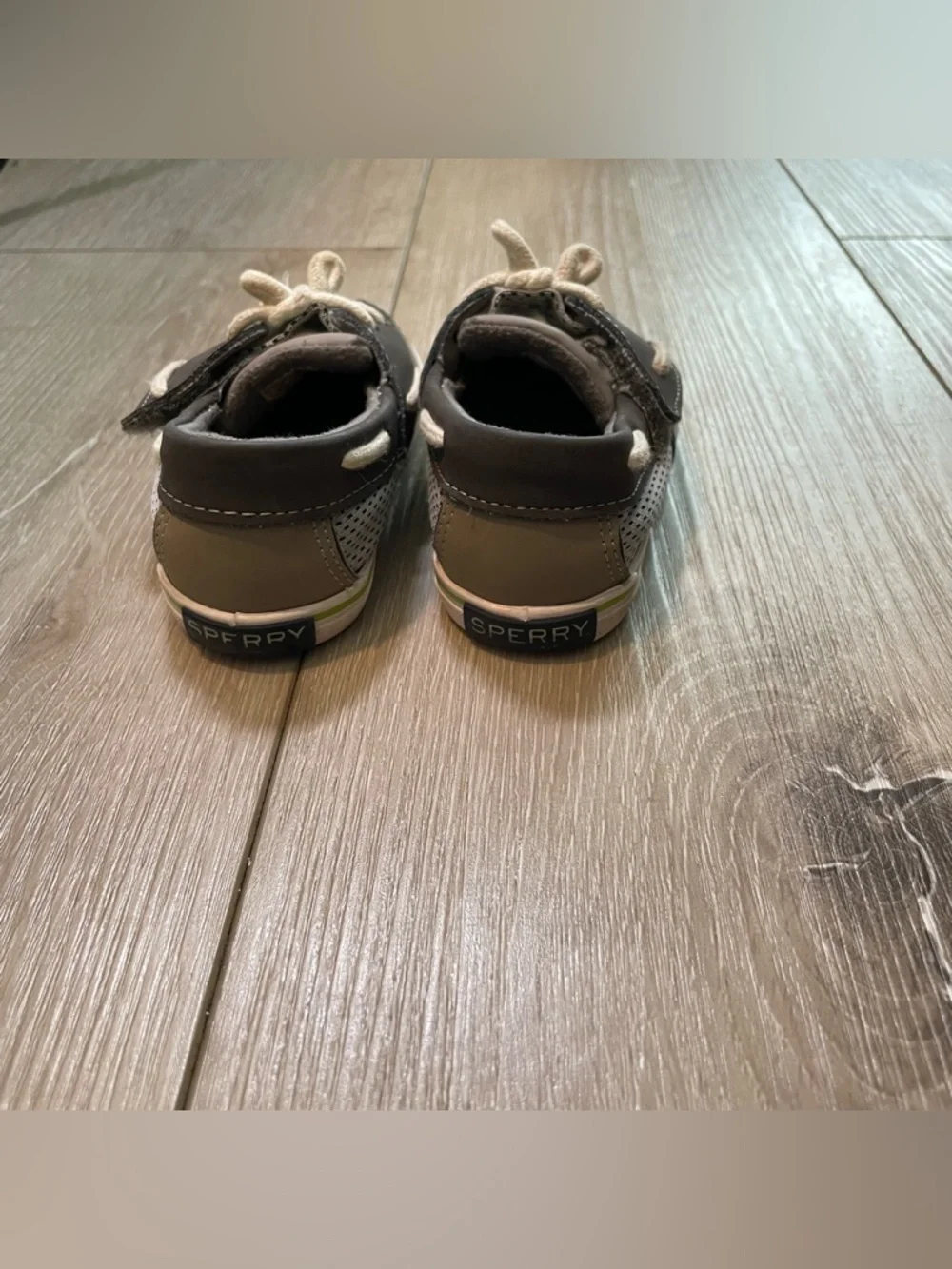 Sperry Kids Intrepid Crib Jr Boat Shoes - Size 4 - Classic‎ Nautical Style